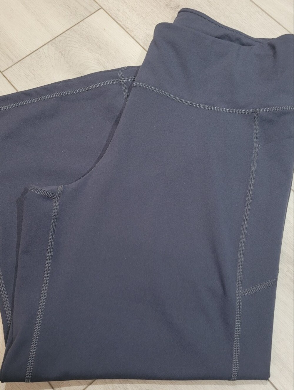 Shambhala Women's Live-In Comfort High Rise Capri Yoga Pants Large Dark Gray